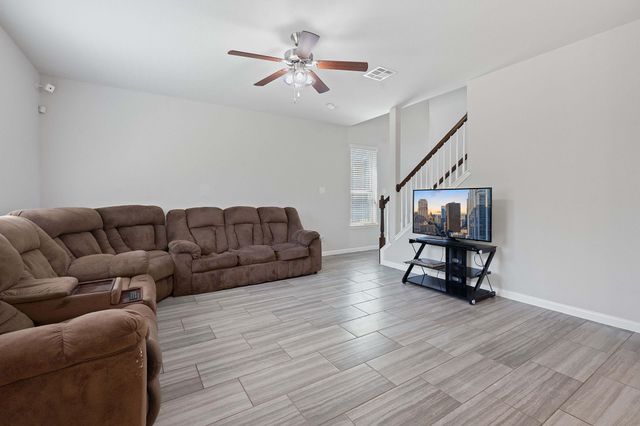 307 Parkside DR, San Marcos, TX 78666