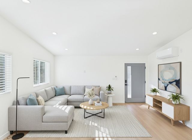 11967 Bray, Los Angeles, CA 90230