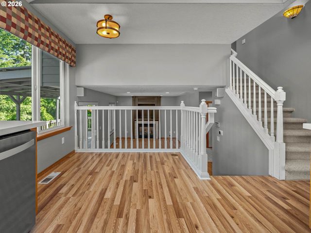 2082 Ne 2ND Ave, Hillsboro, OR 97124