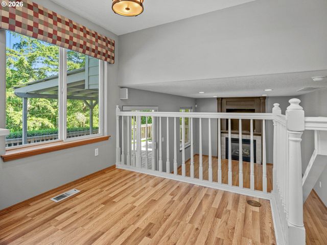 2082 Ne 2ND Ave, Hillsboro, OR 97124