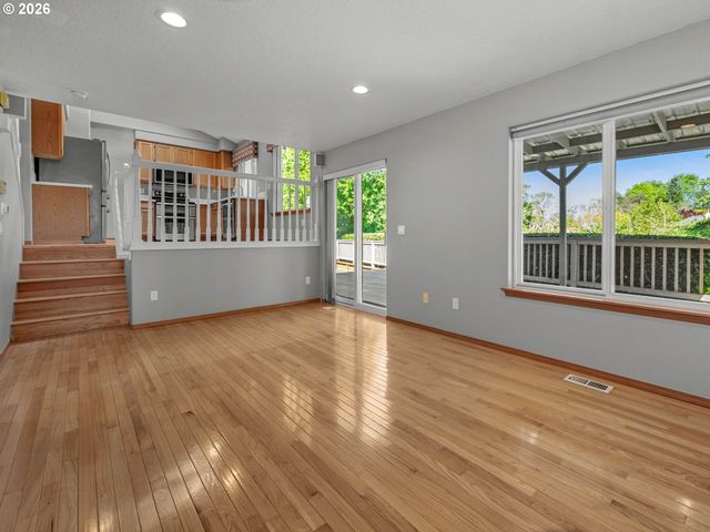 2082 Ne 2ND Ave, Hillsboro, OR 97124