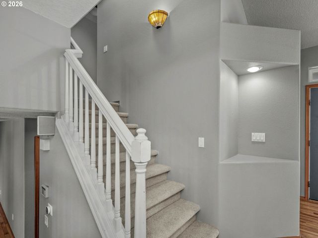 2082 Ne 2ND Ave, Hillsboro, OR 97124