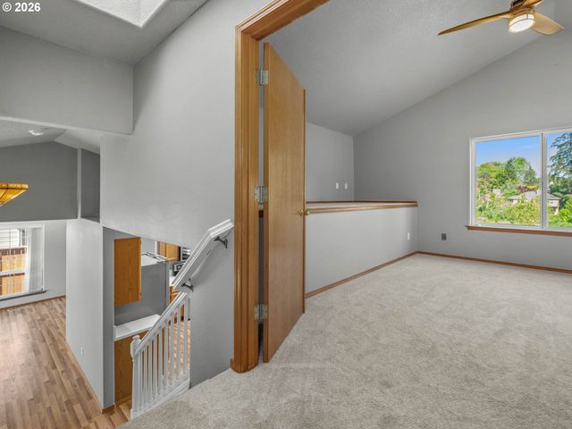 2082 Ne 2ND Ave, Hillsboro, OR 97124