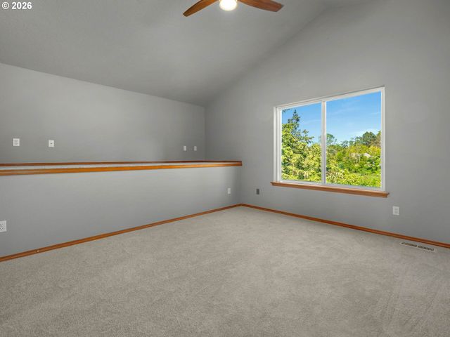 2082 Ne 2ND Ave, Hillsboro, OR 97124
