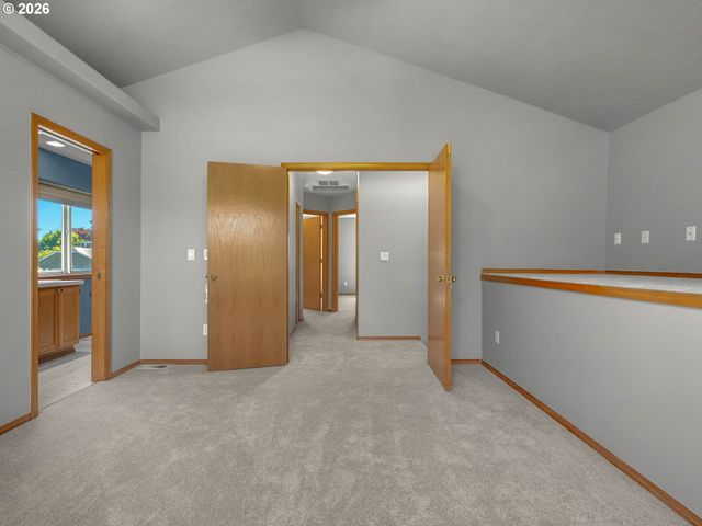 2082 Ne 2ND Ave, Hillsboro, OR 97124