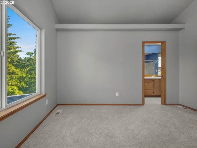 2082 Ne 2ND Ave, Hillsboro, OR 97124