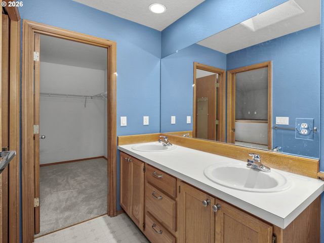 2082 Ne 2ND Ave, Hillsboro, OR 97124