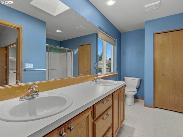 2082 Ne 2ND Ave, Hillsboro, OR 97124