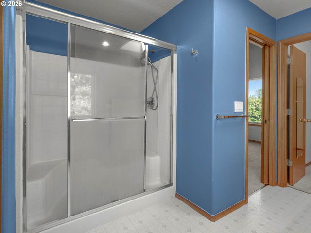 2082 Ne 2ND Ave, Hillsboro, OR 97124