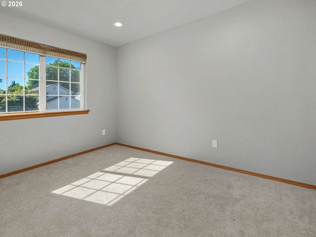 2082 Ne 2ND Ave, Hillsboro, OR 97124