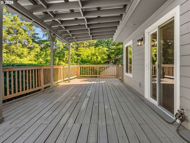 2082 Ne 2ND Ave, Hillsboro, OR 97124