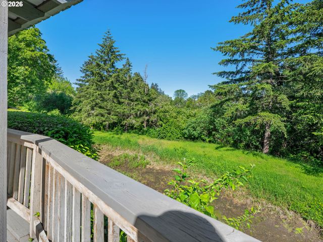 2082 Ne 2ND Ave, Hillsboro, OR 97124