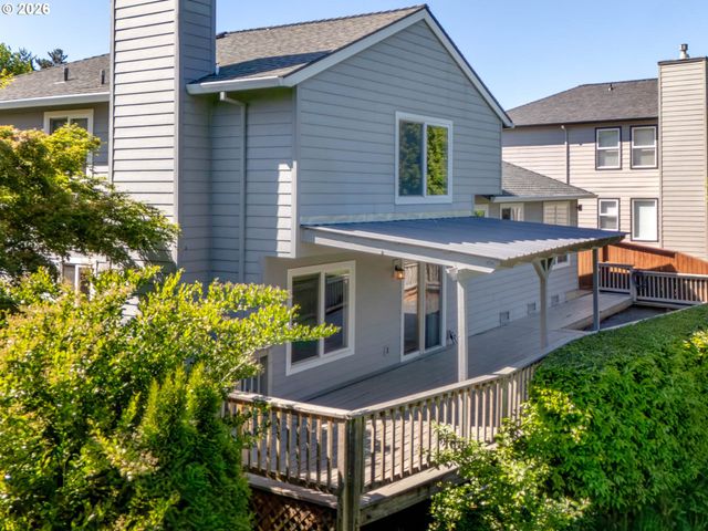 2082 Ne 2ND Ave, Hillsboro, OR 97124