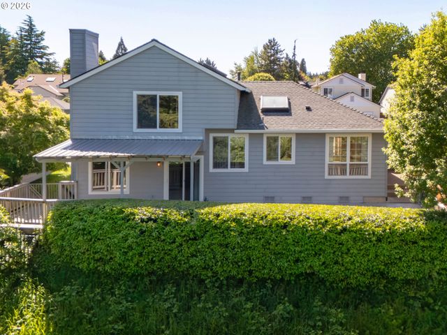 2082 Ne 2ND Ave, Hillsboro, OR 97124