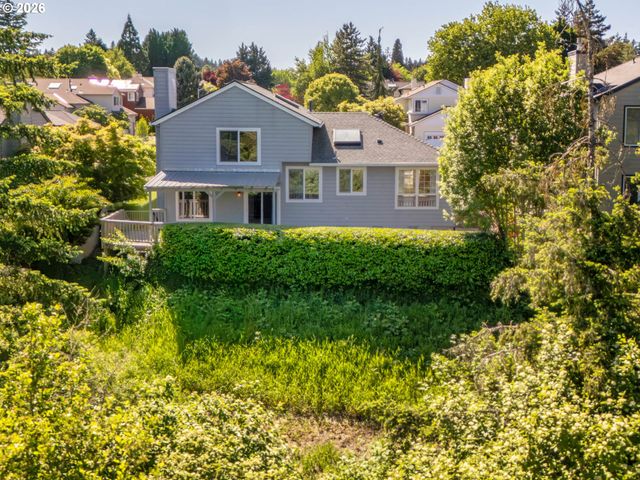 2082 Ne 2ND Ave, Hillsboro, OR 97124