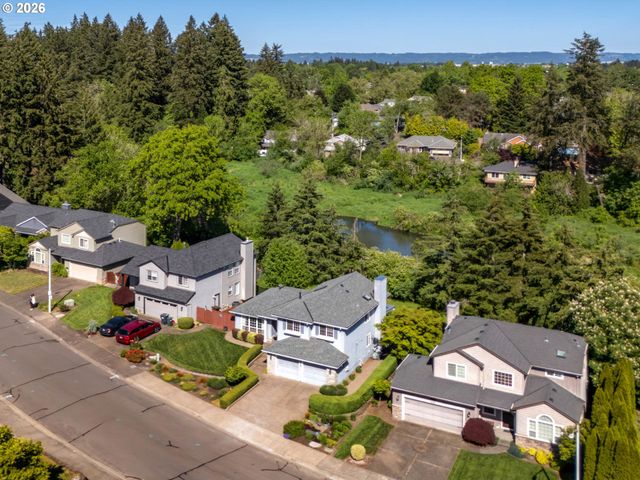 2082 Ne 2ND Ave, Hillsboro, OR 97124