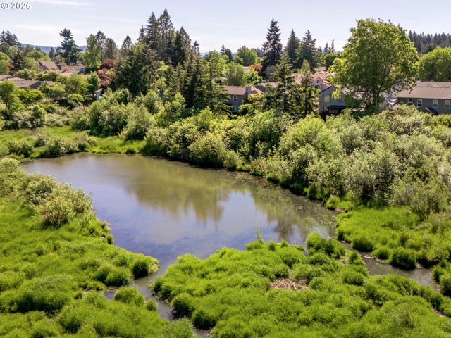 2082 Ne 2ND Ave, Hillsboro, OR 97124