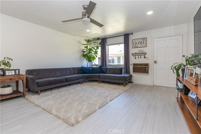 14802 Newport Avenue 18C, Tustin, CA 92680