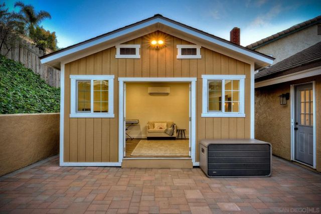 13095 Trail Dust Ave, San Diego, CA 92129