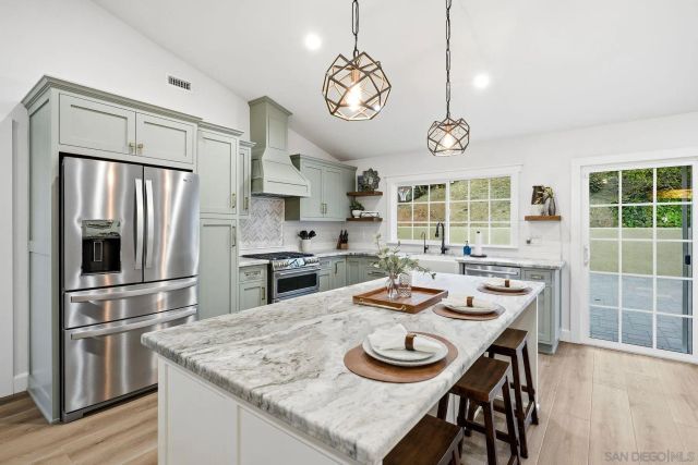 13095 Trail Dust Ave, San Diego, CA 92129
