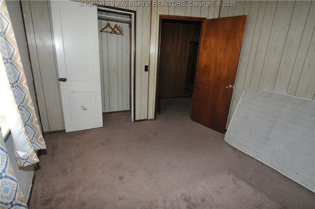 100 Oak Street, Chelyan, WV 25035