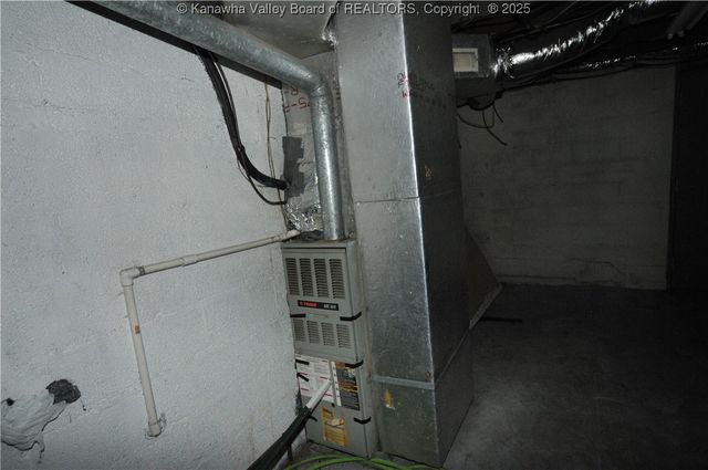 100 Oak Street, Chelyan, WV 25035