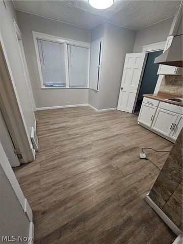 3296 W 44th Street, Cleveland, OH 44109