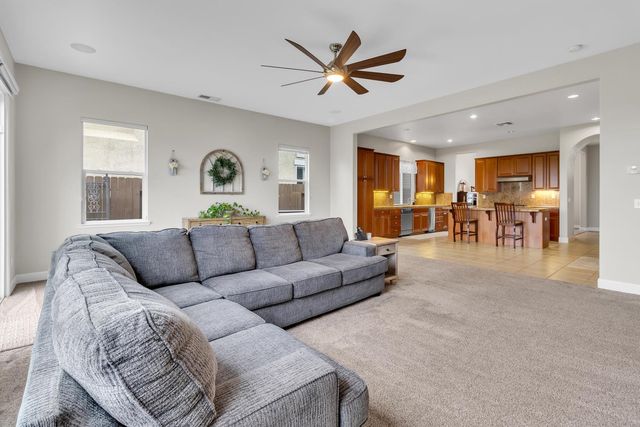 821 Dove Ln, Ione, CA 95640