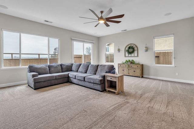 821 Dove Ln, Ione, CA 95640