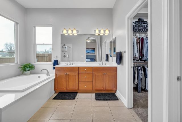 821 Dove Ln, Ione, CA 95640