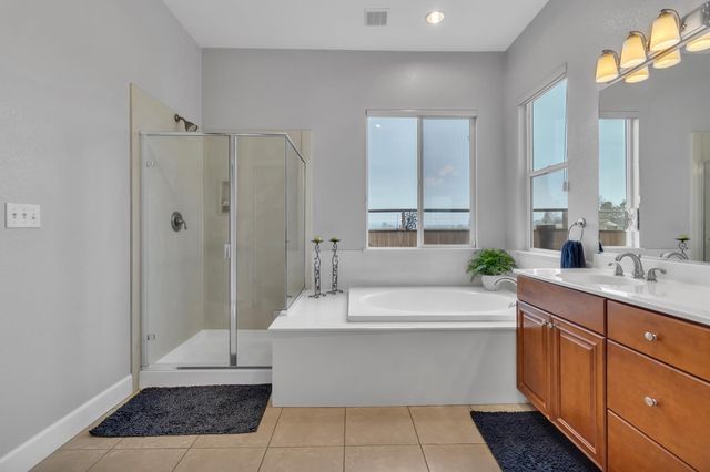 821 Dove Ln, Ione, CA 95640