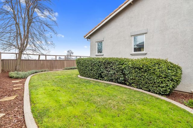 821 Dove Ln, Ione, CA 95640