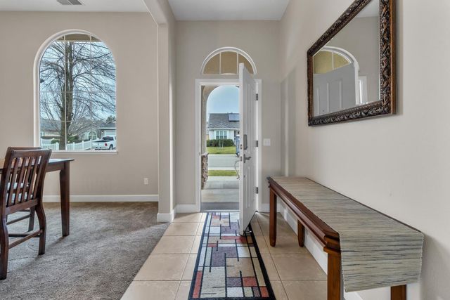 821 Dove Ln, Ione, CA 95640