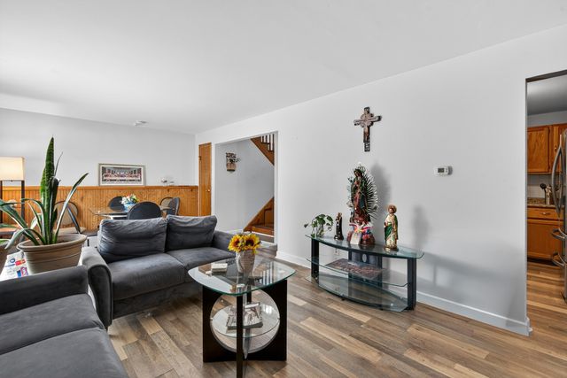 3415 E Crystal Lake Avenue, Crystal Lake, IL 60014
