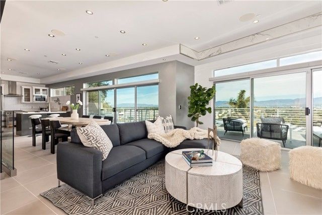 11698 Picturesque, Studio City (los Angeles), CA 91604