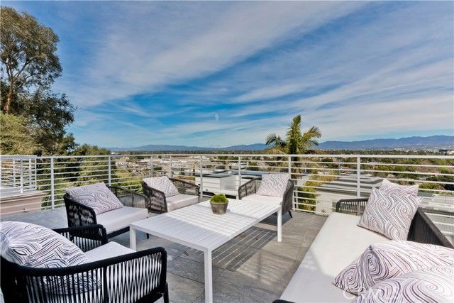 11698 Picturesque, Studio City (los Angeles), CA 91604