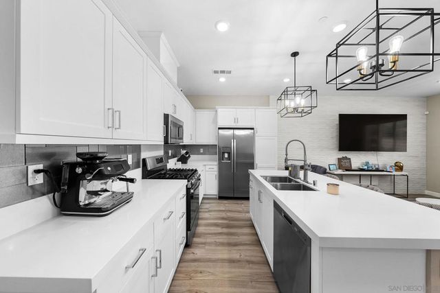 2185 Bluestone Cir, Chula Vista, CA 91913