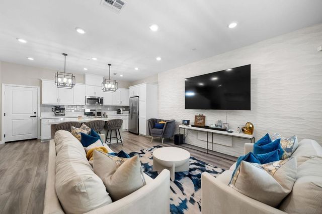 2185 Bluestone Cir, Chula Vista, CA 91913