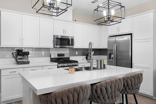 2185 Bluestone Cir, Chula Vista, CA 91913