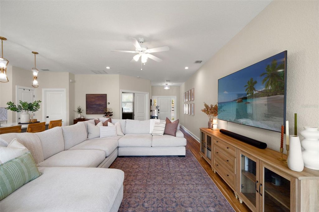 Image 12 of property listing at 5210 94TH AVENUE N, Pinellas Park, FL 33782