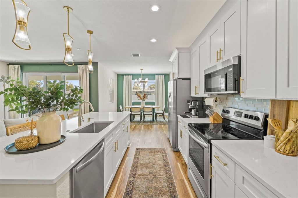 Image 16 of property listing at 5210 94TH AVENUE N, Pinellas Park, FL 33782