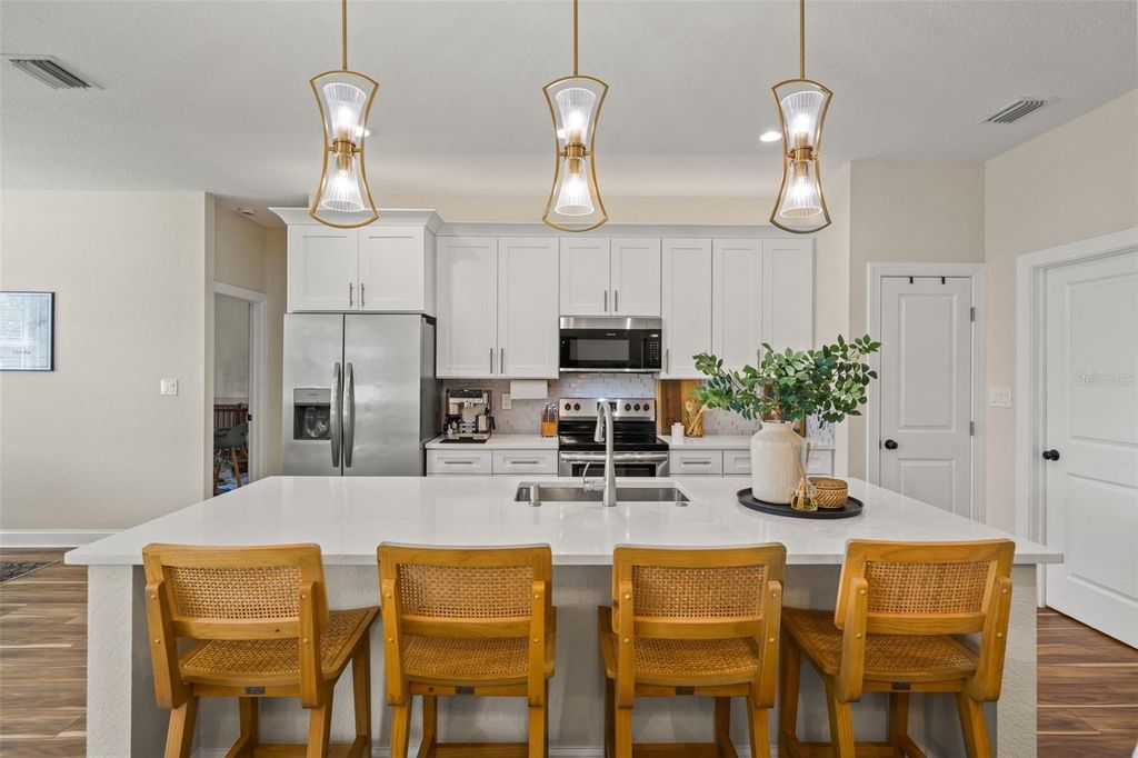 Image 18 of property listing at 5210 94TH AVENUE N, Pinellas Park, FL 33782