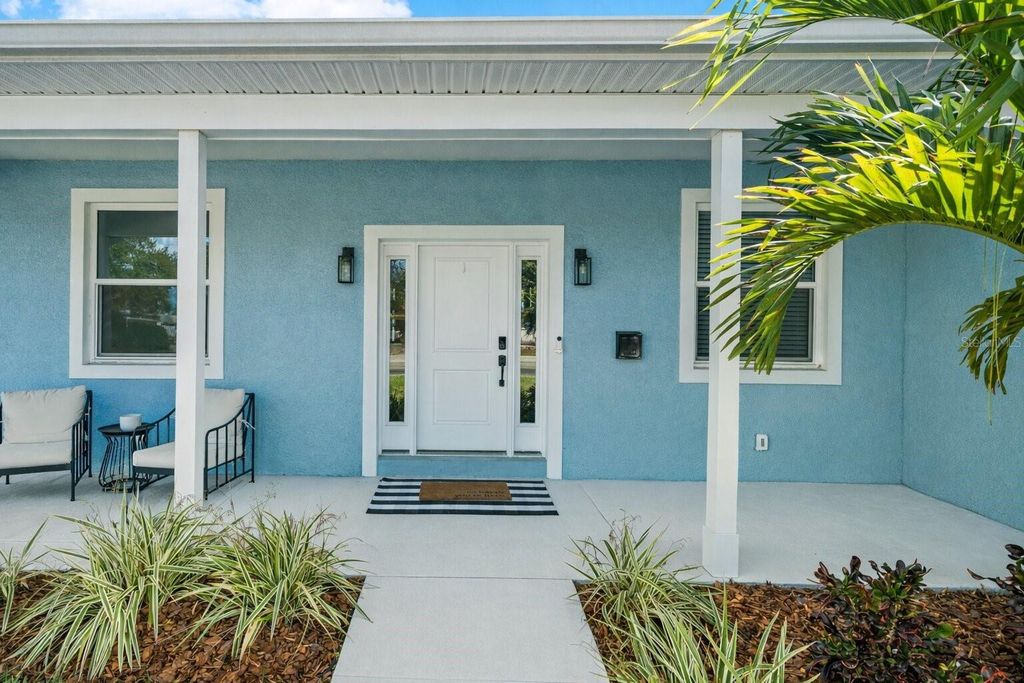 Image 3 of property listing at 5210 94TH AVENUE N, Pinellas Park, FL 33782