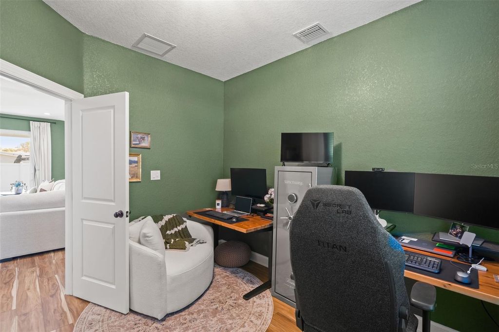 Image 22 of property listing at 5210 94TH AVENUE N, Pinellas Park, FL 33782