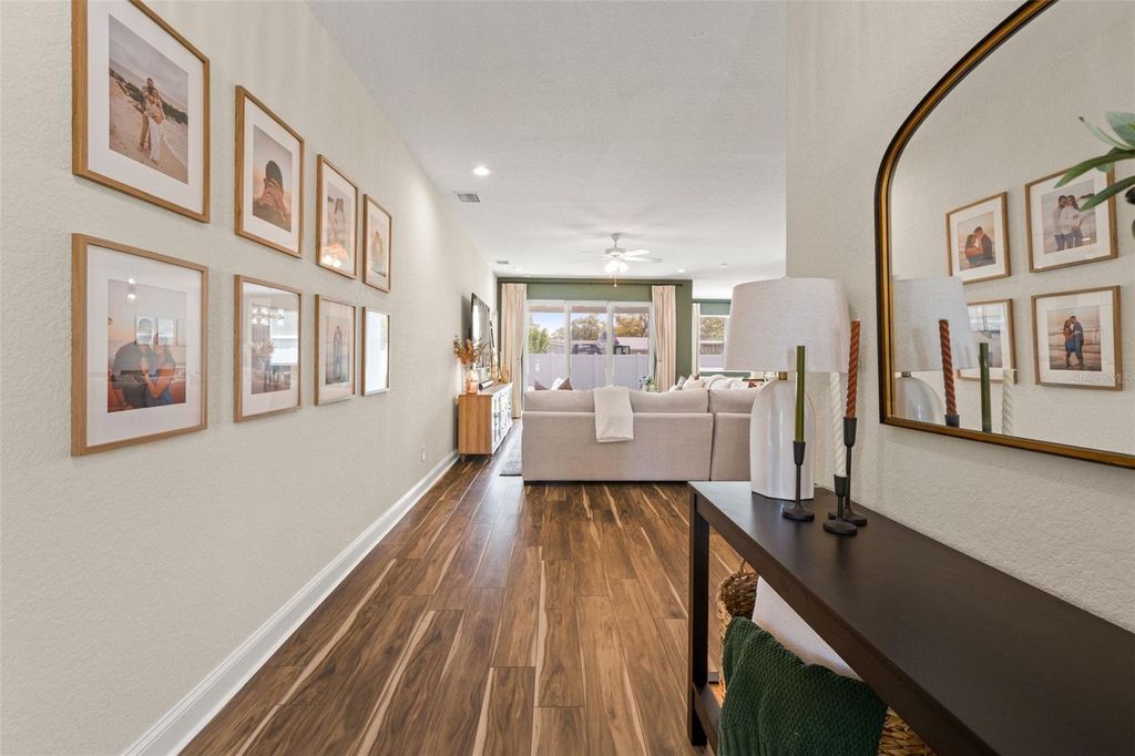 Image 9 of property listing at 5210 94TH AVENUE N, Pinellas Park, FL 33782