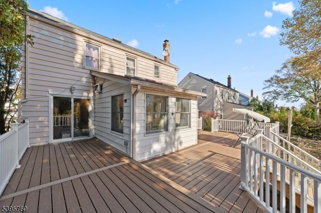 71 Fernwood Ct, Clifton City, NJ 07011