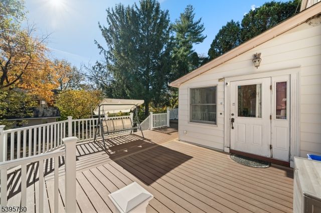 71 Fernwood Ct, Clifton City, NJ 07011