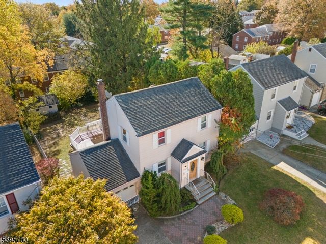 71 Fernwood Ct, Clifton City, NJ 07011