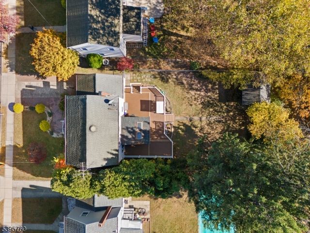 71 Fernwood Ct, Clifton City, NJ 07011