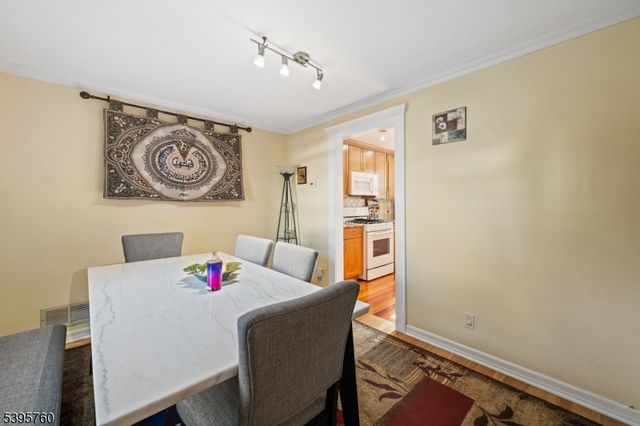 71 Fernwood Ct, Clifton City, NJ 07011